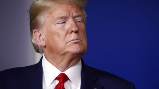 443209_virus_outbreak_trump_38313 22d92b2c1da14d60af7f46b8a0f113d4 min 676x451.jpg