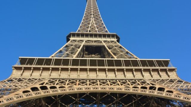 443234_eiffel tower 3775178_1920 676x469.jpg
