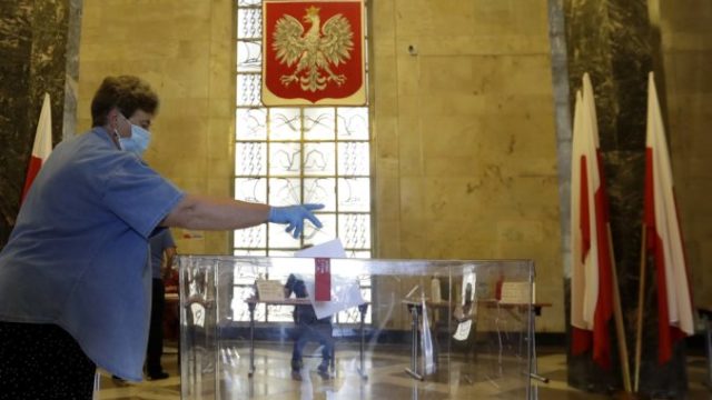 443376_poland_presidential_election_90128 784040e0307b4846b55e7a192b3f0b0f min 676x466.jpg