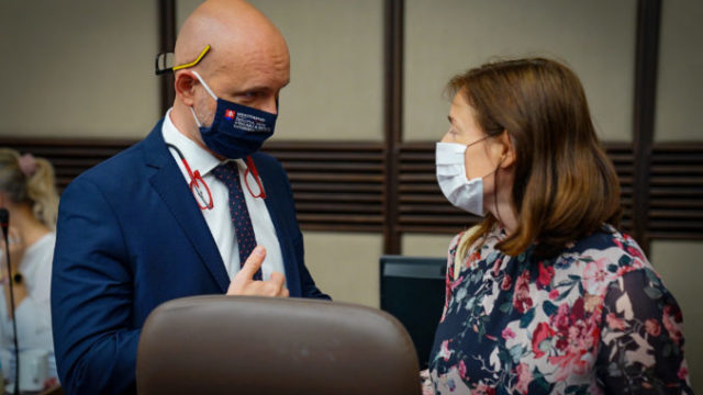 443519_dsc04150_2 676x450.jpg