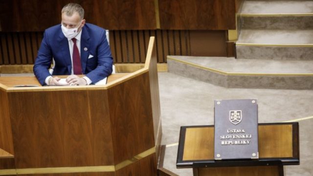 443900_boris kollar 3 676x451.jpg