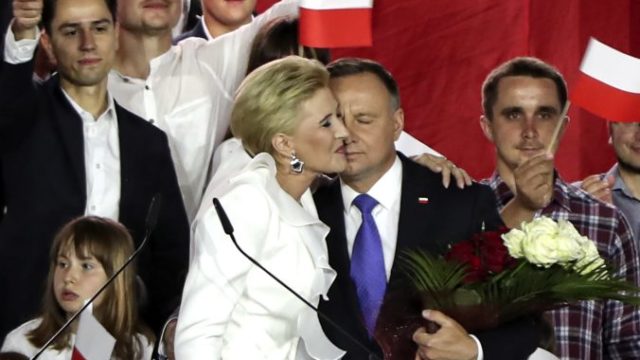 444244_poland_presidential_election_22219 a1127c992dcb474c906534417f9eca5a min 676x450.jpg