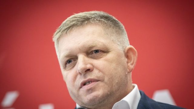 444526_robert fico 3 676x451.jpg