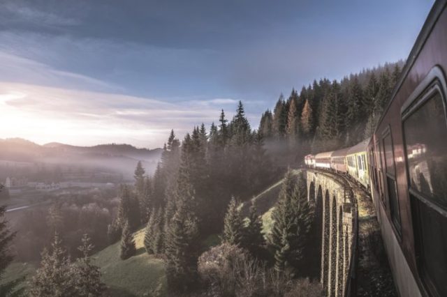 444548_bbsk upravil casy primestskych autobusovych liniek v nadvaznosti na sezonne vlaky zssk. 676x450.jpg