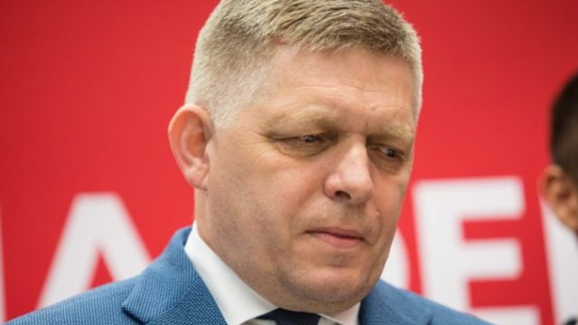 444614_robert fico 4 676x451.jpg