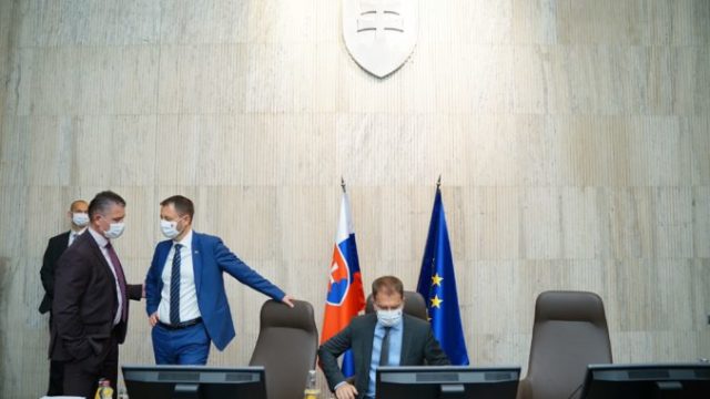 444844_dsc00719 min 676x451.jpg