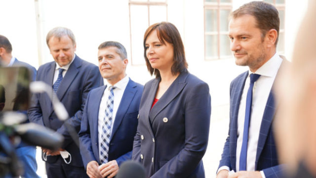 444966_dsc03682_1 676x451.jpg