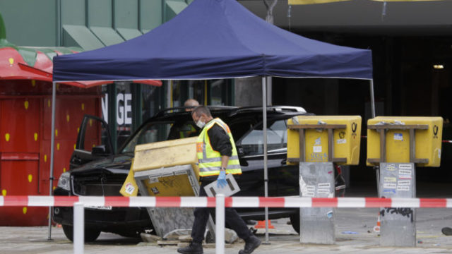 445032_germany_car_crash_64745 89ccc0bdce014a82b618b81a81b60b1c 676x451.jpg