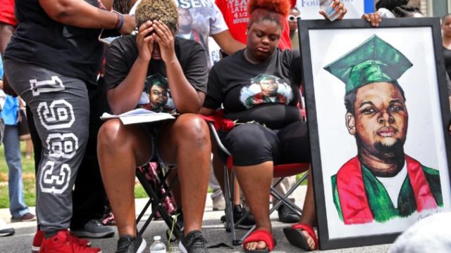 445340_police_shooting_ferguson_20108 e65eaae96ce74b5cb828735bf9821622 676x448.jpg