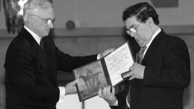445486_john hume 676x451.jpg