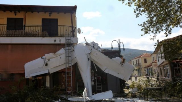 445509_greece_plane_crash_44958 35a33606e51e49d7b48b04244c198c2e 676x464.jpg