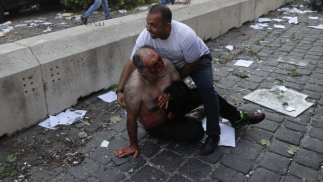 445576_lebanon_explosion_03328 db3a6b80163340eb9e1c2e99147629fc 676x443.jpg