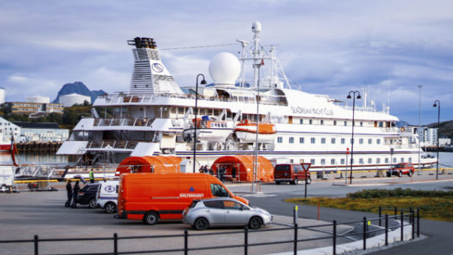 445616_virus_outbreak_norway_cruise_ship_30847 f2a3b02adb3a41c99d1fbead9c13849b 676x451.jpg