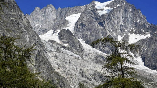 445780_italy_melting_glacier_87029 27aa8d62d4a94ecd92b551f4b48e525e 676x451.jpg