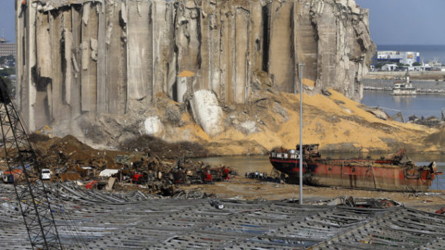445941_lebanon_explosion_42288 e1029d76cceb4d34bfcace0c0c2a2c2c 676x451.jpg