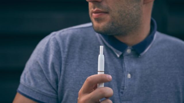 446127_iqos 676x451.jpg