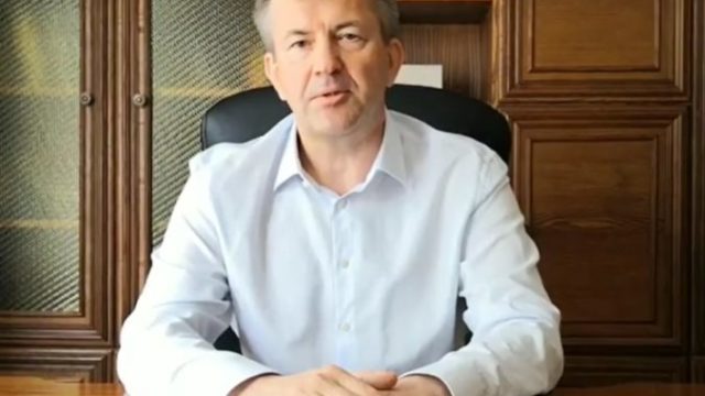 446274_lescena 676x511.jpg