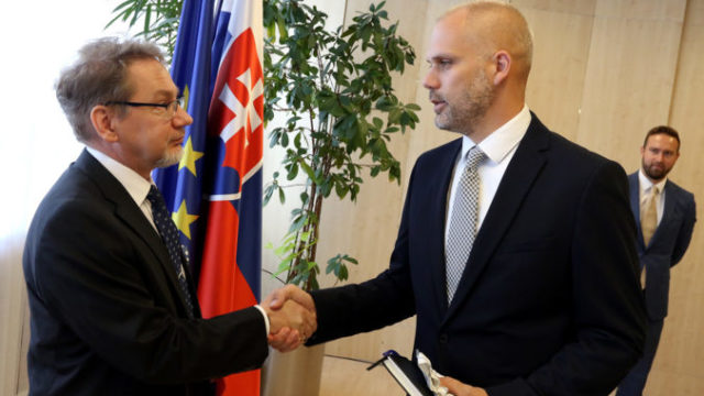 446573_ike_0104 676x451.jpg