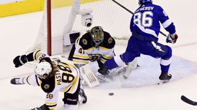 446746_bruins_lightning_hockey_20883 cc21412b458047e986478accf7a92348 min 676x451.jpg