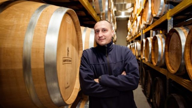 446994_master blender karpatske brandy 676x451.jpg