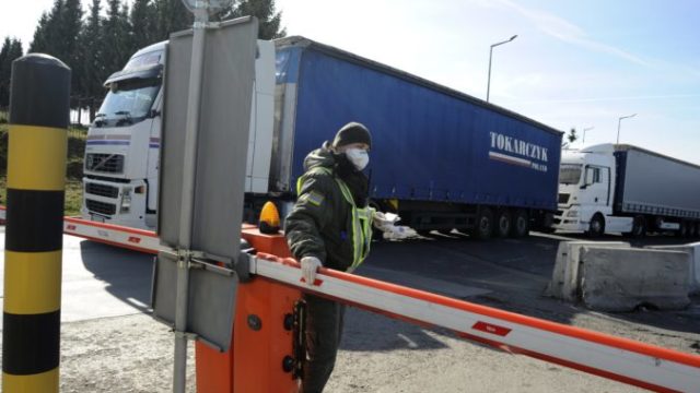 446998_ukraine_virus_outbreak_69910 157bd6e0b2ef4a5d84c1a642717ef072 min 676x450.jpg