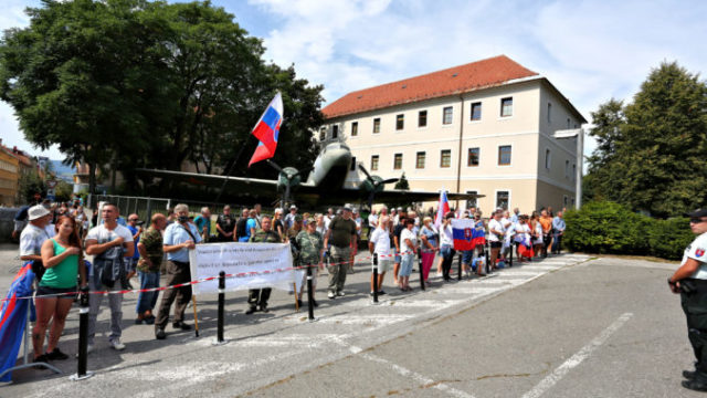 447273_zj5a0219 676x451.jpg