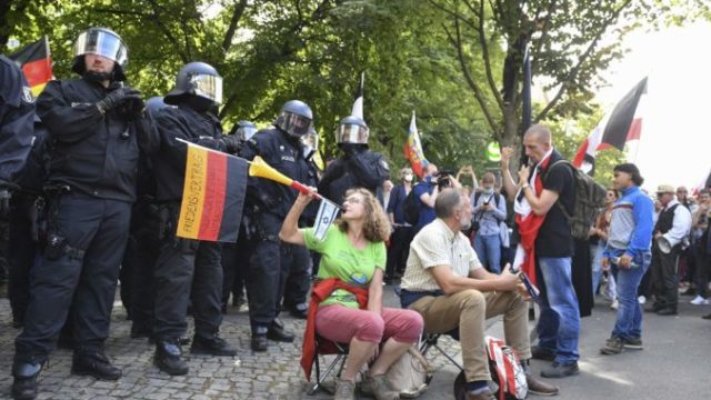 447304_protest berlin 676x461.jpg
