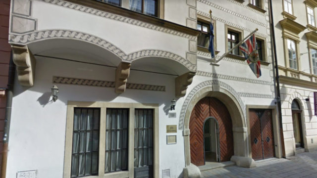 447452_velvyslanectvo velkej britanie a severneho irska 676x414.jpg