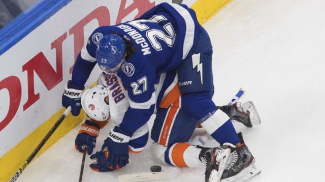 447704_ryan mcdonagh derick brassard tampa bay lightning new york islanders play off nhl 676x477.jpg