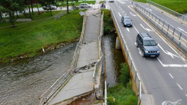 447948_003 676x450.jpg