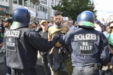 447963_virus_outbreak_germany_protests_54896 8dac35169b1e40169365f85e54b3c1f4 676x449.jpg