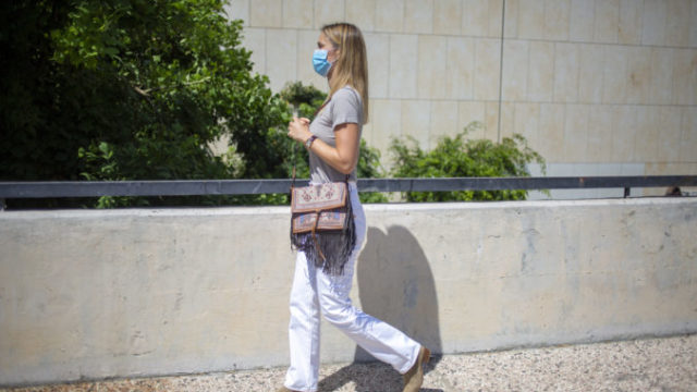 448014_israel_people_bar_refaeli_31289 01f9a558379245e2a1cda6c0ac4f1e48 676x451.jpg