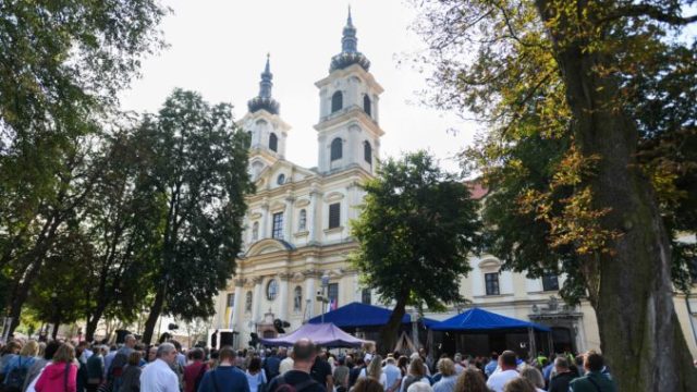 448020_07 2 676x488.jpg