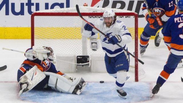 448027_brayden point tampa bay lightning nhl 676x479.jpg