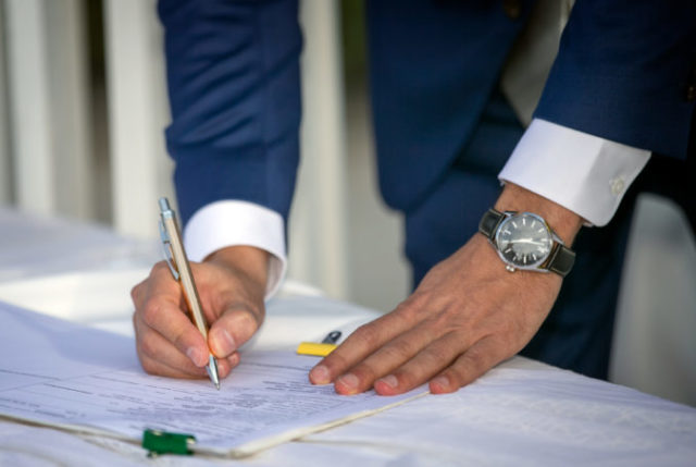 448232_podpis 676x453.jpg