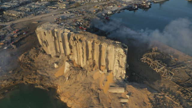 448382_lebanon_explosion_04095 ea755800764f4b219f12db938705de33 676x451.jpg