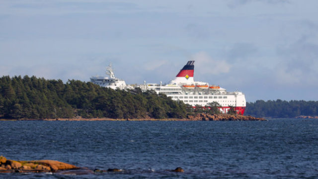 448417_finland_sweden_ferry_aground_77129 4e97370d9c584729b468b12ddddde44c 676x417.jpg