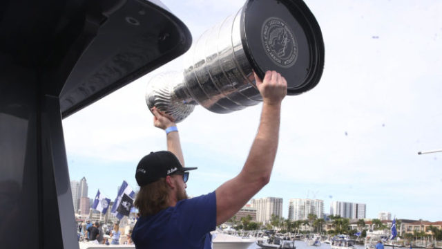 449093_stanley_cup_lightning_celebration_hockey_47316 73a9f02ce7004d85aea2c8613ff56776 676x480.jpg