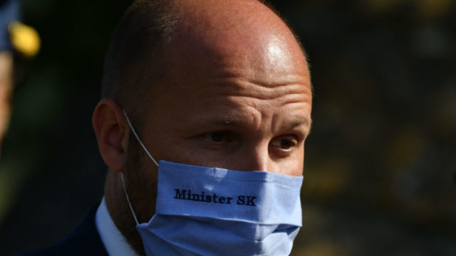 449444_32 676x451.jpg