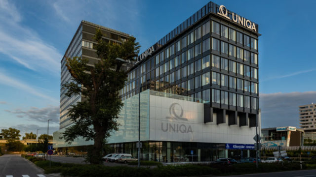 450168_uniqa_office__01 676x473.jpg