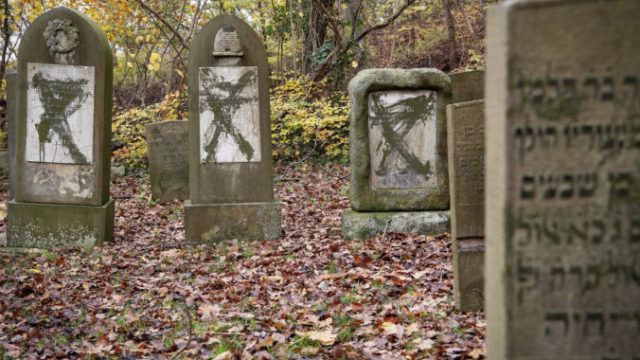 450494_denmark_vandalism_70935 2152f43a35d342e68f46d478eee0fd1c 676x451.jpg