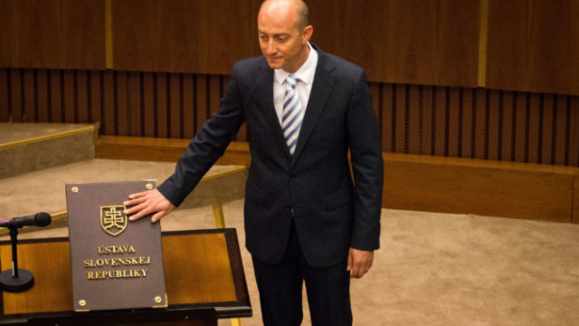 450745_01 61 676x451.jpg