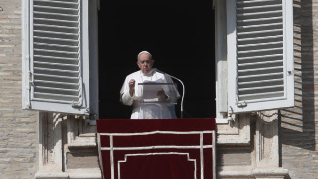 450951_vatican_pope_64596 f189accaa9d74d92891991d8cd70c6f6 676x451.jpg