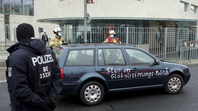 452641_germany_chancellery_chrash_10066 c88b1d20ca3246f58be60e689809e6df 676x418.jpg