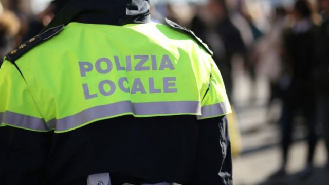 453153_policia taliansko 676x370.jpg