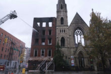 453245_aptopix_historic_church_fire_59058 b9fca45fad274332874de165b29c9b82 676x451.jpg