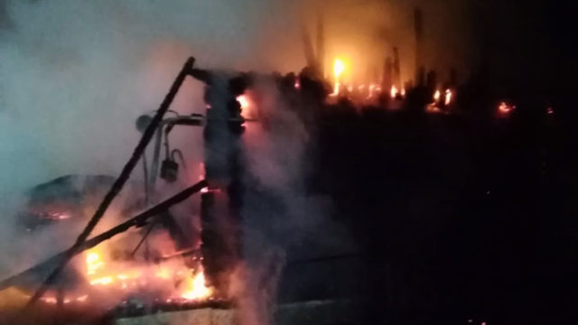 453778_russia_fire_33518 ec7a38be48424429a8e13a46e85ec46f 676x493.jpg