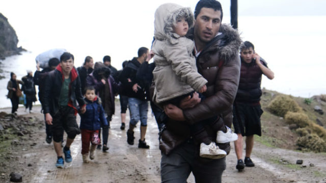 454273_virus_outbreak_the_migrant_conundrum_53612 20743bbd86d44f529b6bfb70ecdc933f 676x451.jpg