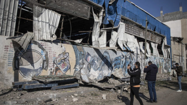 454337_israel_palestinians_53355 863b4ad8c58445fb84013397401cd33d 676x451.jpg