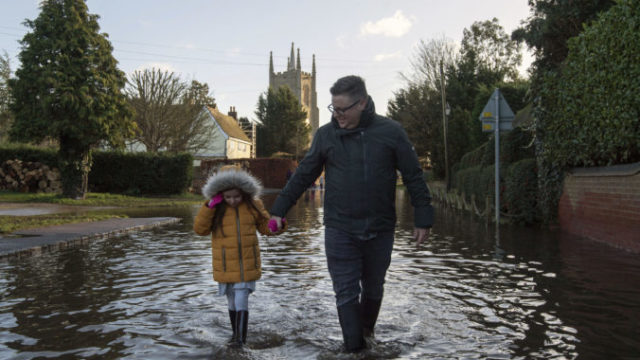 454388_britain_stormy_weather_74754 251c374266c7486688033d50ec7c19bf 676x441.jpg